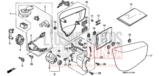 COUVERCLE LATERAL/JEU DE CLEF VT1100C2X de 1999